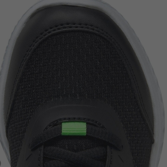 Boys Reebok Gym Shoes - Picture 4 of 6